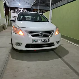 Nissan Versa 2013