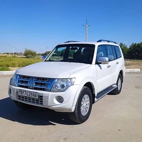 Mitsubishi Pajero 2014