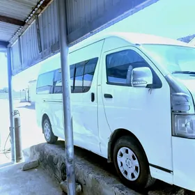 Toyota Hiace 2008