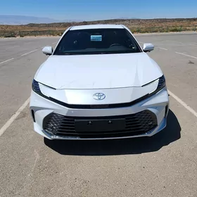 Toyota Camry 2025