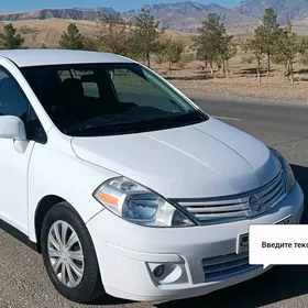Nissan Versa 2012