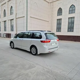 Toyota Sienna 2018