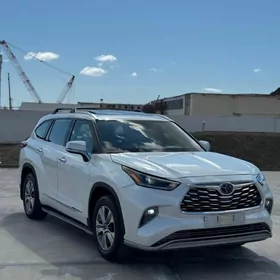 Toyota Highlander 2021