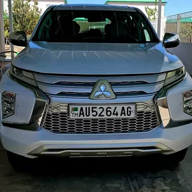 Mitsubishi Pajero 2020