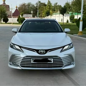 Toyota Camry 2022