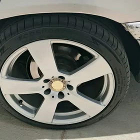 18 Mercedes diska pokryşka