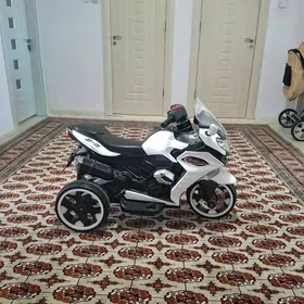 Motosikl zaryadkaly