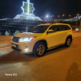 Toyota Highlander 2019