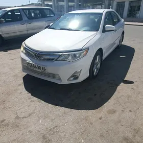 Toyota Camry 2014
