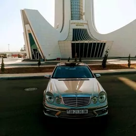 Mercedes-Benz E320 2004