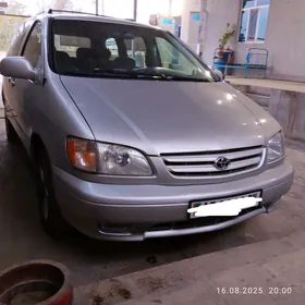 Toyota Sienna 2002