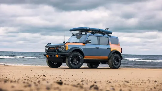 Ford satyn alyp bolmaýan, ýöne ýygnap bolýan üýtgeşik Bronco ulaglaryny çykardy