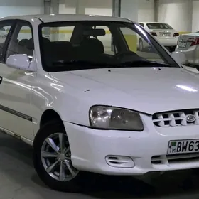 Hyundai Accent 2000