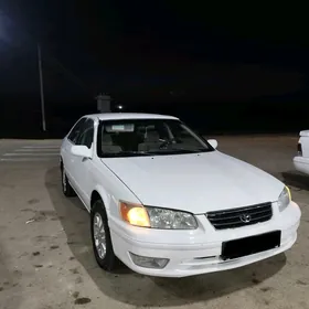 Toyota Camry 2000