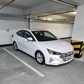 Hyundai Elantra 2019