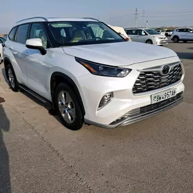 Toyota Highlander 2021