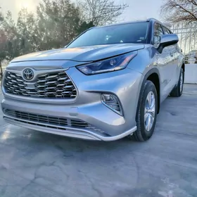 Toyota Highlander 2021