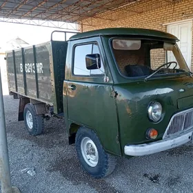 UAZ 452 1980