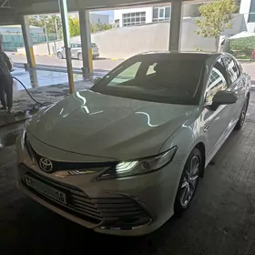 Toyota Camry 2023