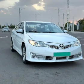 Toyota Camry 2013