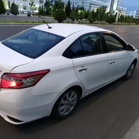 Toyota Yaris 2016