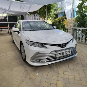 Toyota Camry 2020