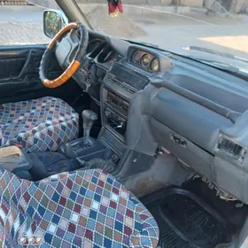 Mitsubishi Pajero 1993