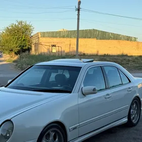 Mercedes-Benz E55 AMG 2000