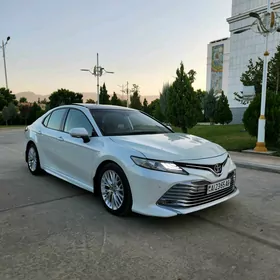 Toyota Camry 2020