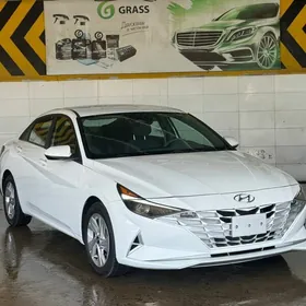 Hyundai Elantra 2022
