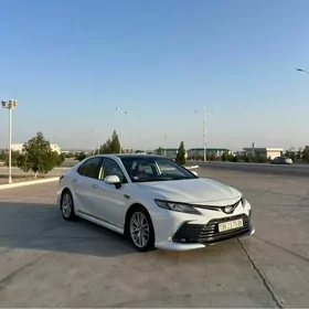 Toyota Camry 2019