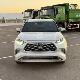 Toyota Highlander 2021