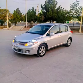 Nissan Versa 2010