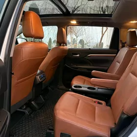 Toyota Highlander 2018