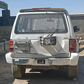 Mitsubishi Pajero 1993