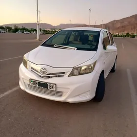 Toyota Yaris 2012