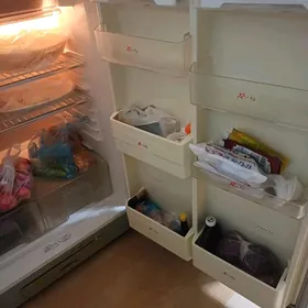 Холодильник двухкамерный