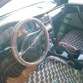 Toyota Carina 1992