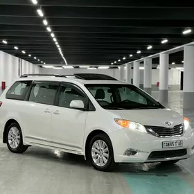 Toyota Sienna 2016
