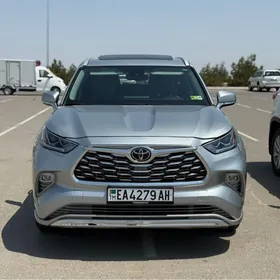 Toyota Highlander 2022