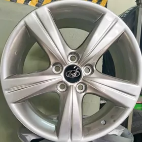 Hyundai ELANTRA diska r 17