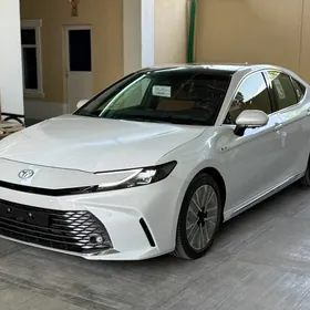 Toyota Camry 2025