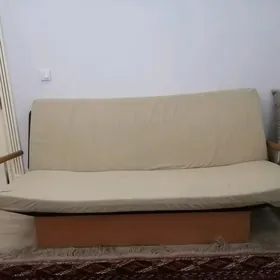 Диван