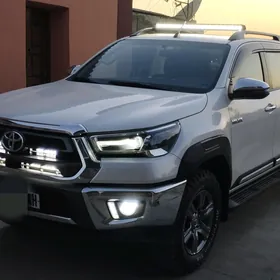Toyota Hilux 2021