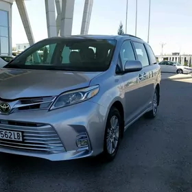 Toyota Sienna 2018