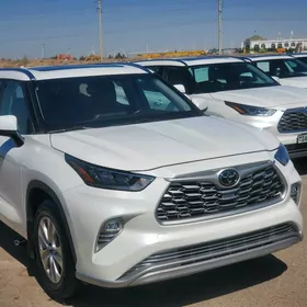 Toyota Highlander 2021