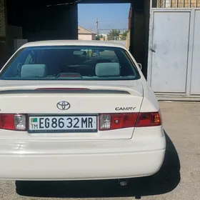 Toyota Camry 2000