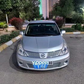 Nissan Versa 2012