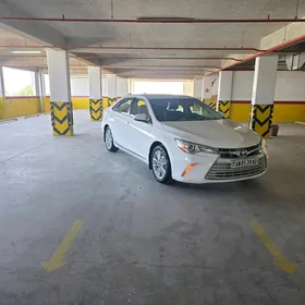 Toyota Camry 2017