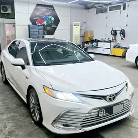 Toyota Camry 2018